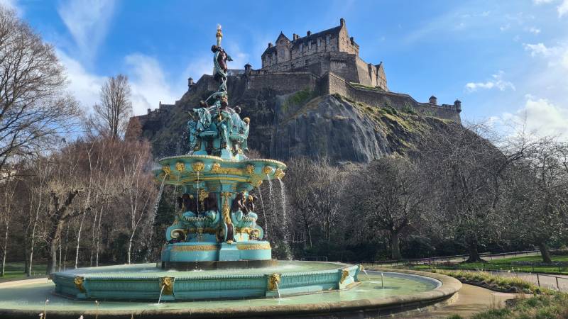 ross-fountain-zapakuj-edinburgh